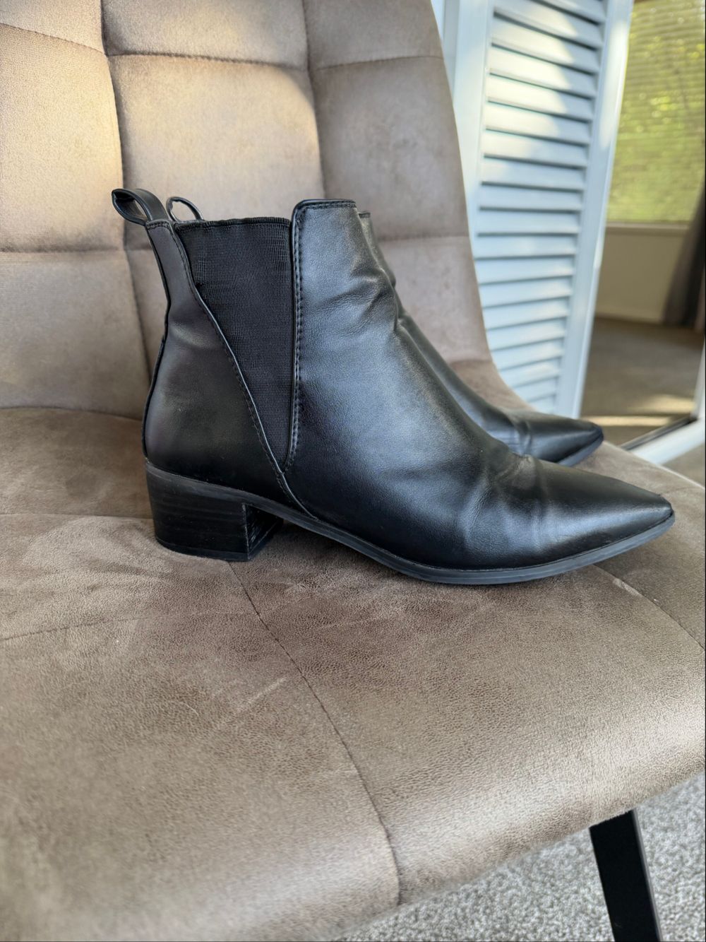 billini black ankle boots | US 8