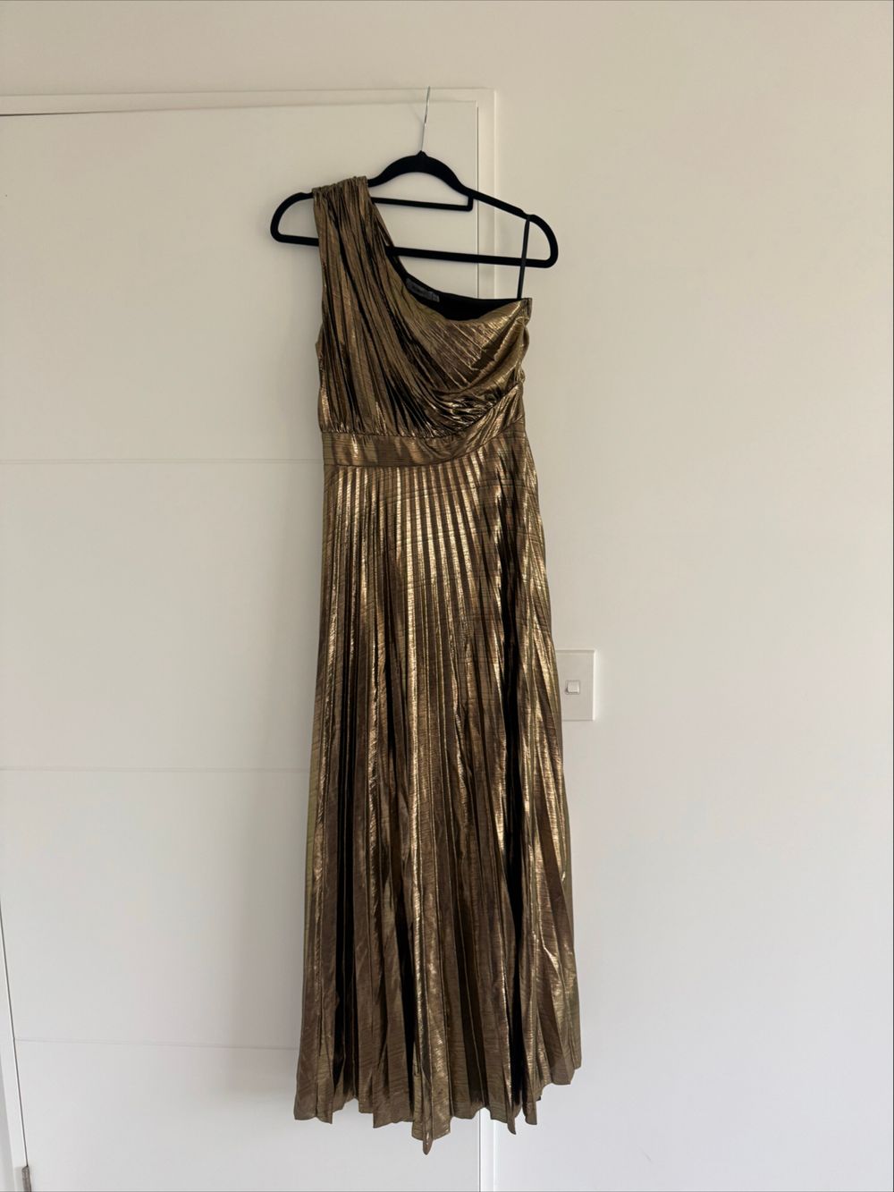 Gold Metallic One-Shoulder Pleated Maxi Dress
