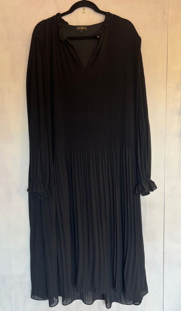 Stella Royal Black Dress