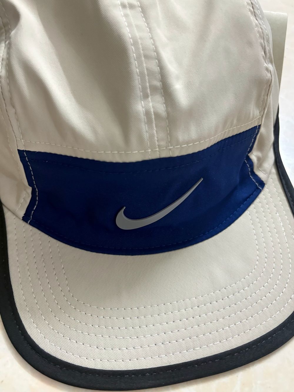 Nike 5-Panel Camp Cap Hat - Cream Beige & Navy Blue Panel