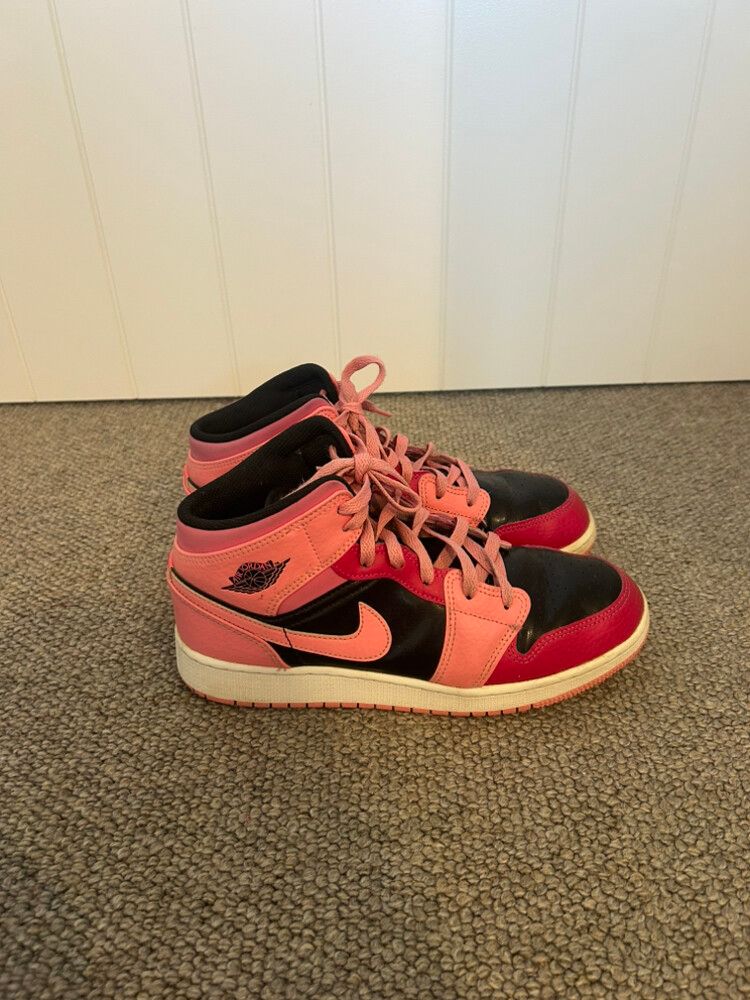 pink and black jordans size 7