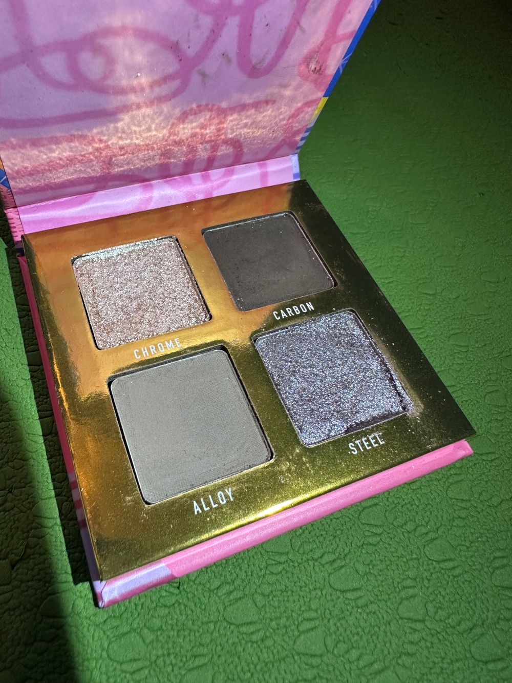 Mecca Max Smoke Signal Eyeshadow Quad