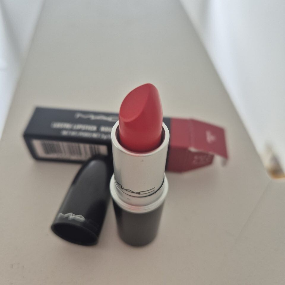 NEW MAC Cockney Lipstick