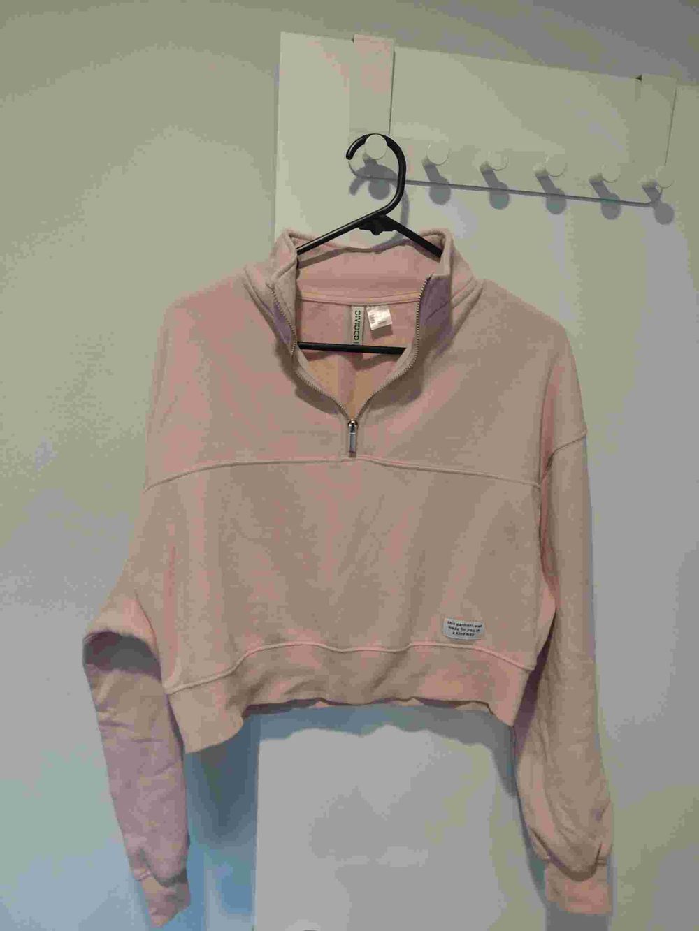 H&M Divided Pink Cropped Zip-Up Sweatshirt