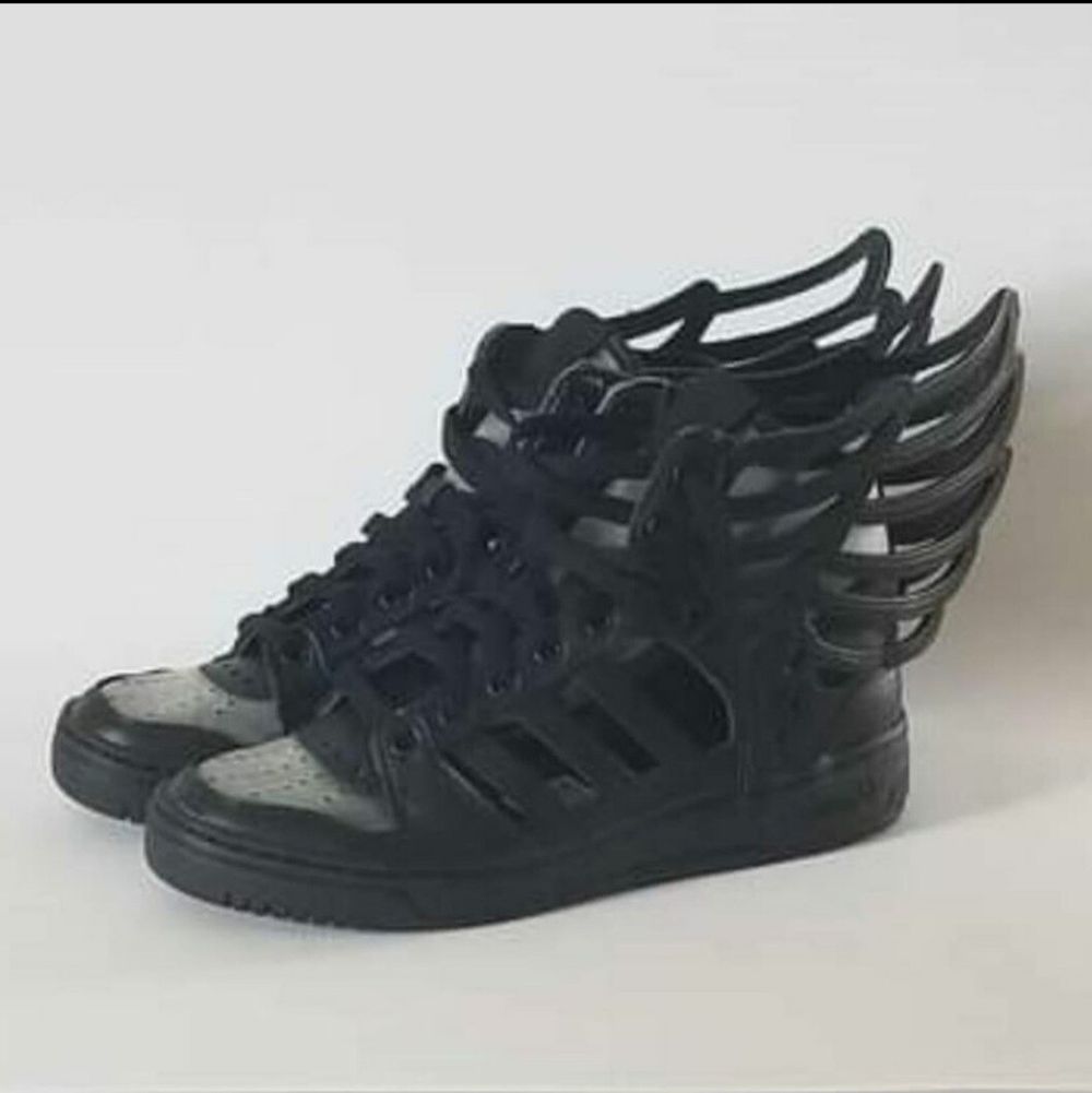 Adidas - Jeremy Scott wings cut out 2.0 on Designer Wardrobe