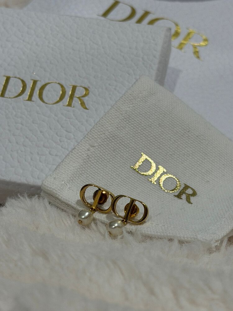Dior petit CD earrings