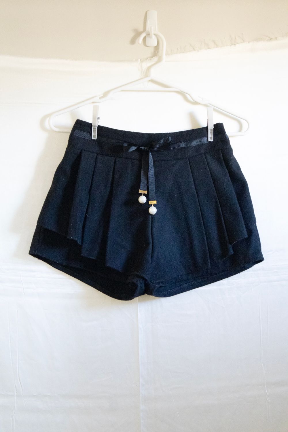 Black Pleat Short