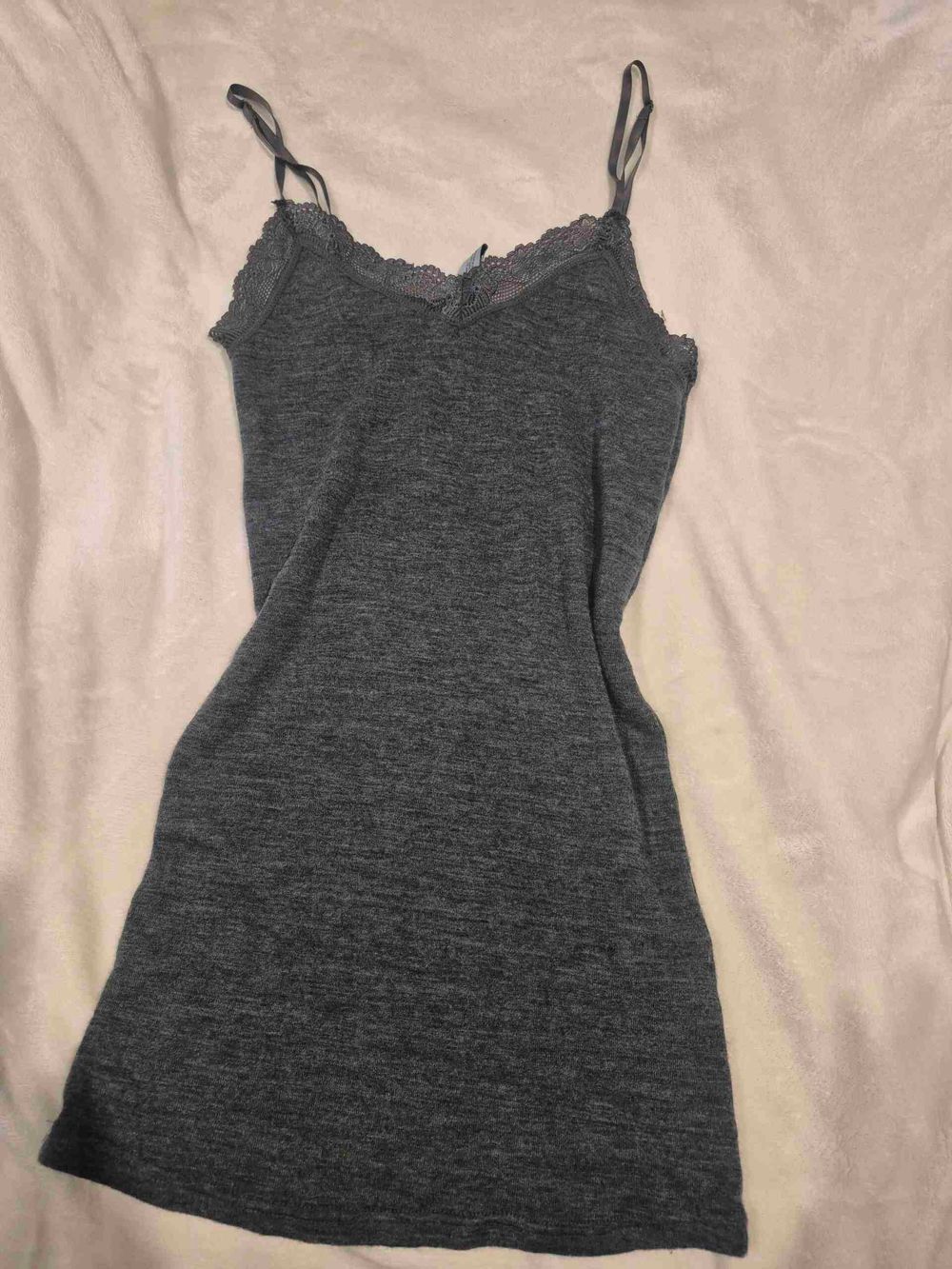 Crown Range lacey grey tank cami very long fit