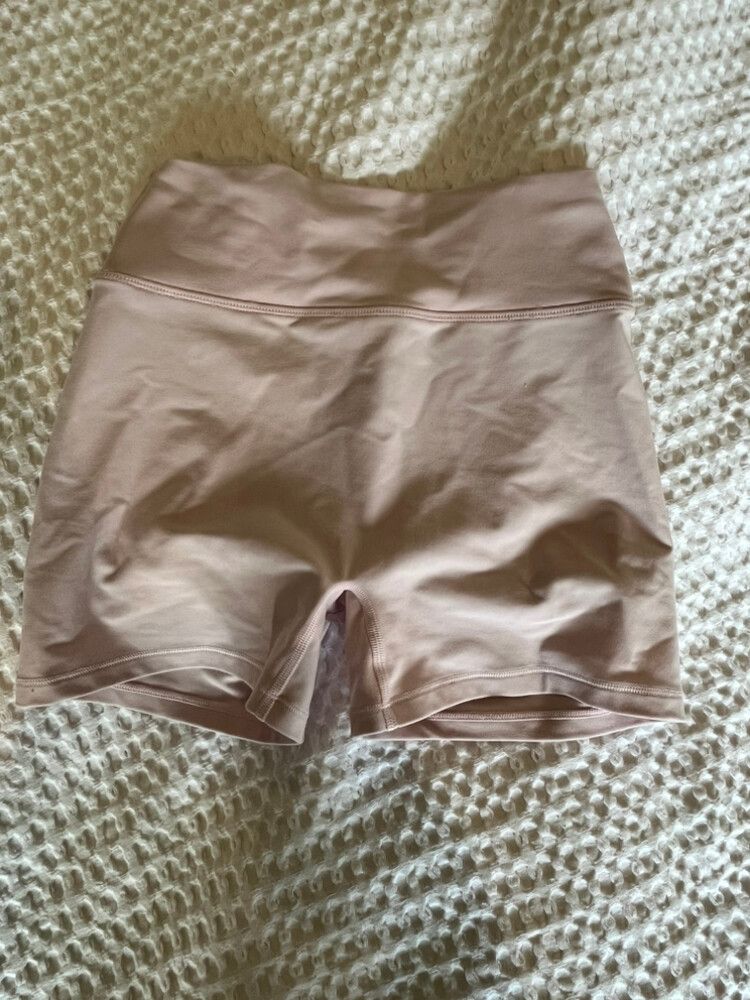 white fox 4 inch shorts