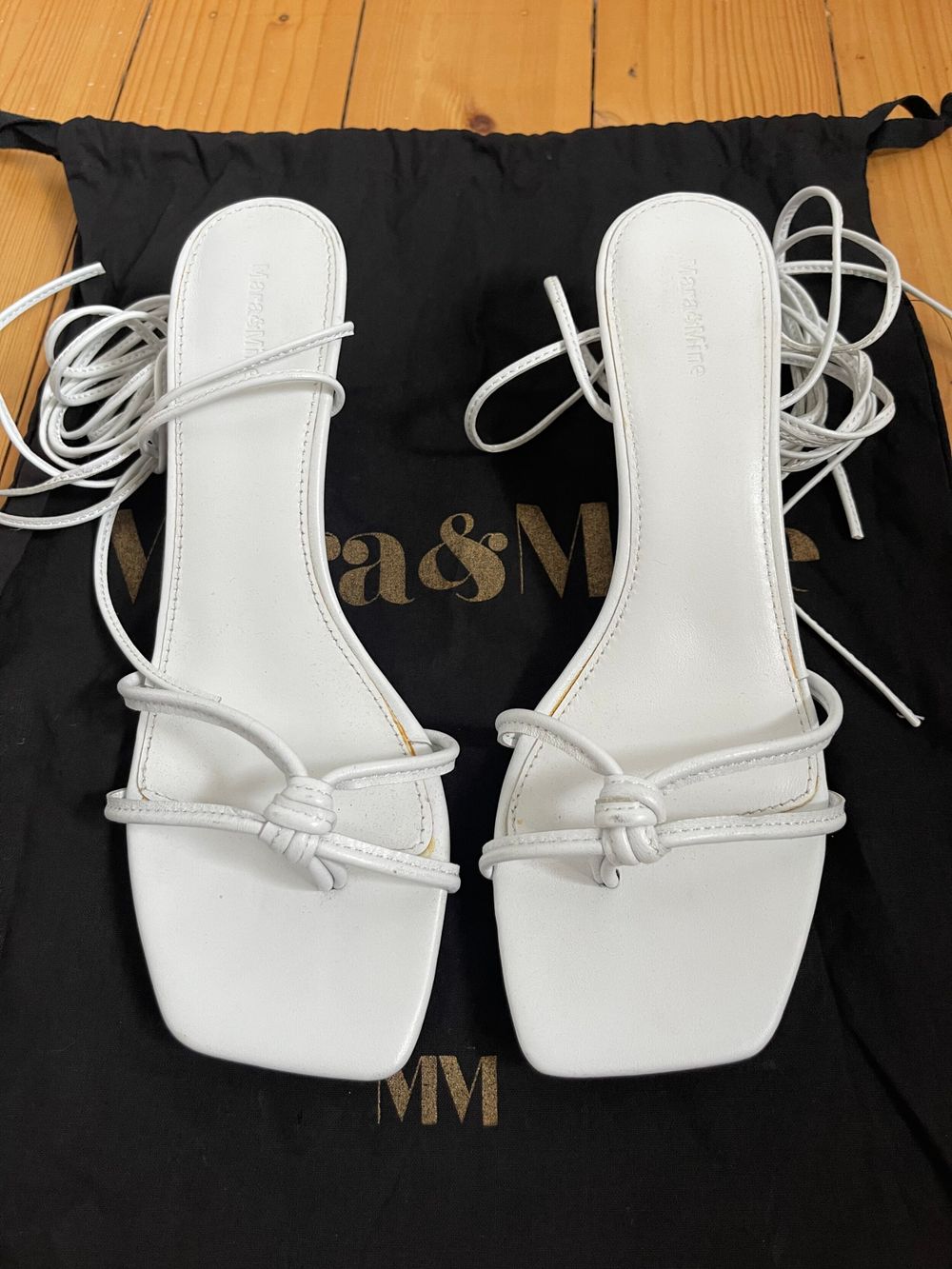 Brand new Mara & Mine Olympia Kitten heel white size AUS8