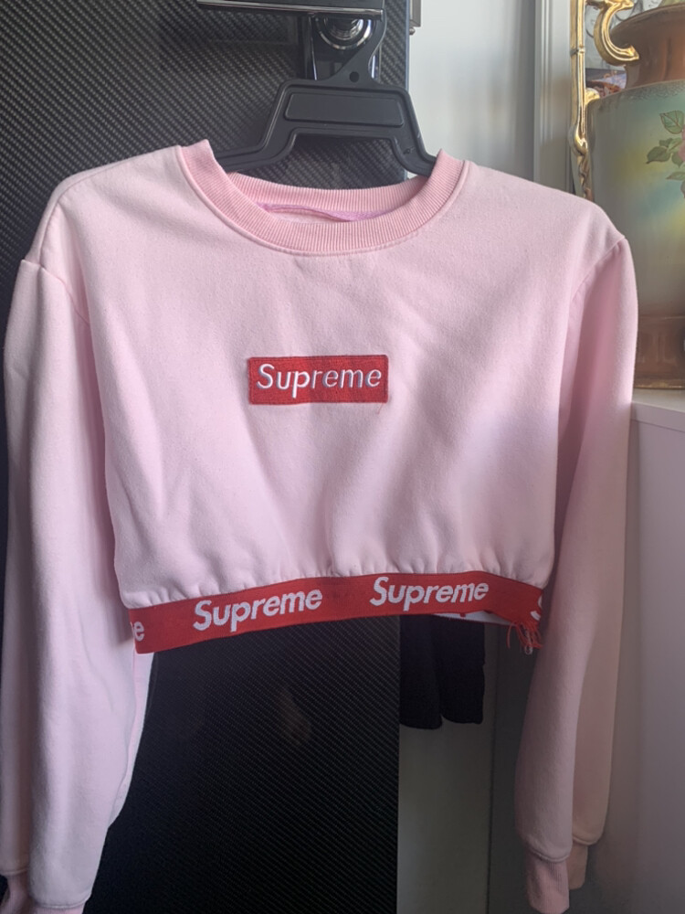 https://designerwardrobe.co.nz/listings/1868637/not-authentic-womens-supreme-crop-hoodie